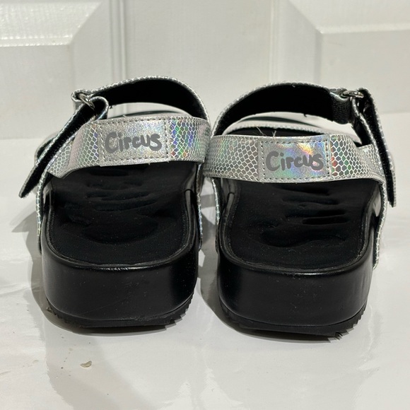 Sam Edelman Circus  Foxy Silver Sandals / Size 8 - Picture 5 of 7